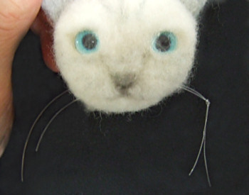 羊毛フェルト猫の顔の作り方