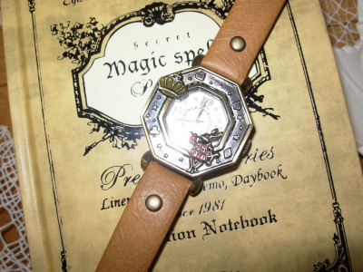 新商品☆アリスのレトロ腕時計 - おとぎ雑貨屋 La Fairy♪
