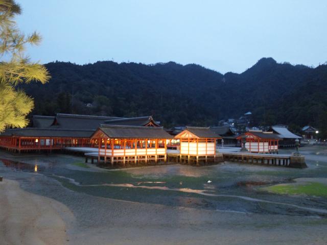 厳島神社ライトアップ