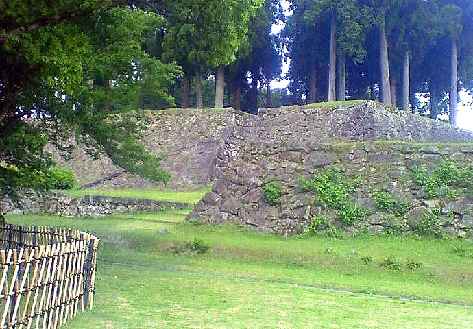 城・人吉城、二の丸御殿の長塀跡